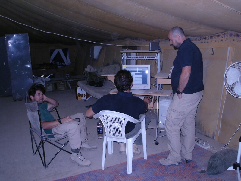 ...with all of one computer for all the lonely punters...